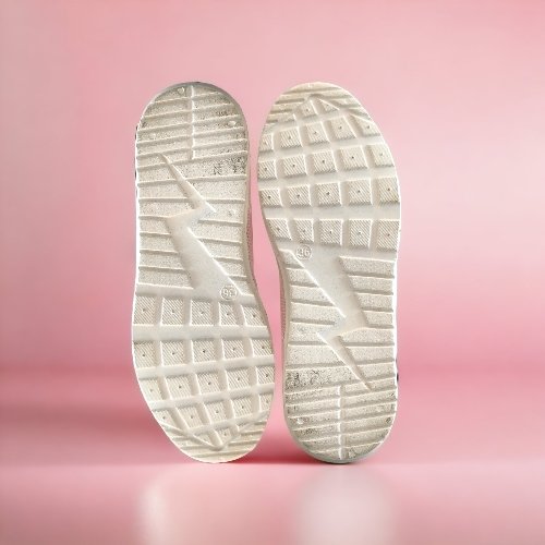 Shoes Doted With Lace - Image 4